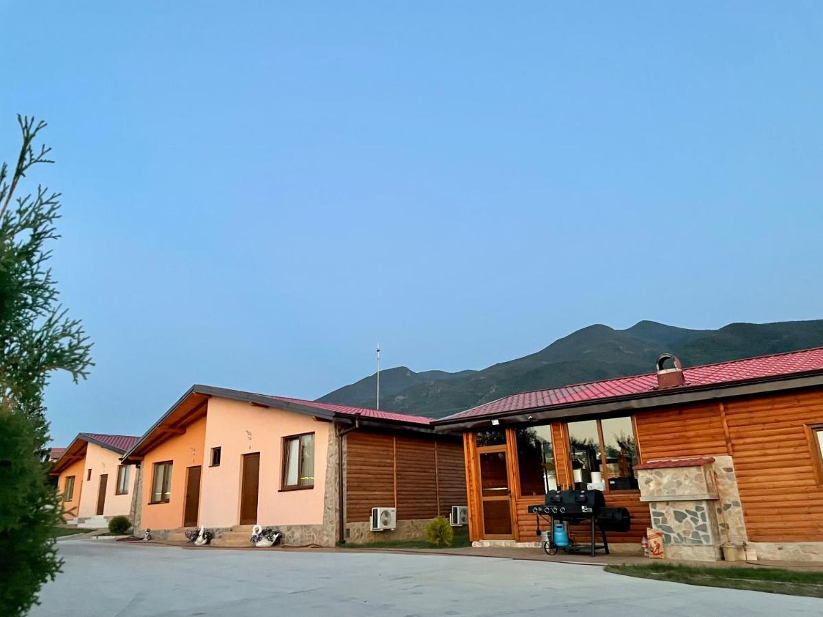 Къщи За Гости “Планински Рай” Mountain Paradise Resilovo Exterior foto